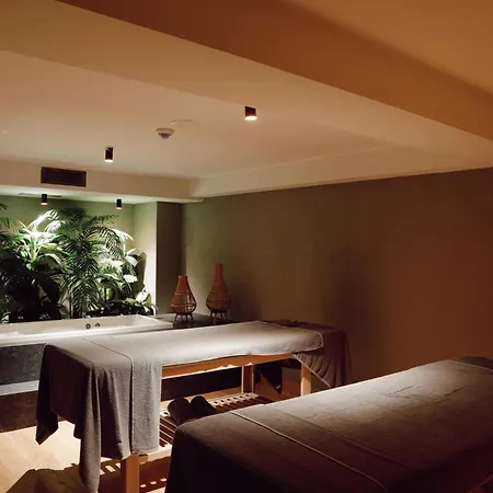 Miramare Готель